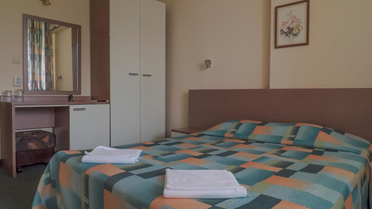 Park Hotel Persey Varna Buitenkant foto