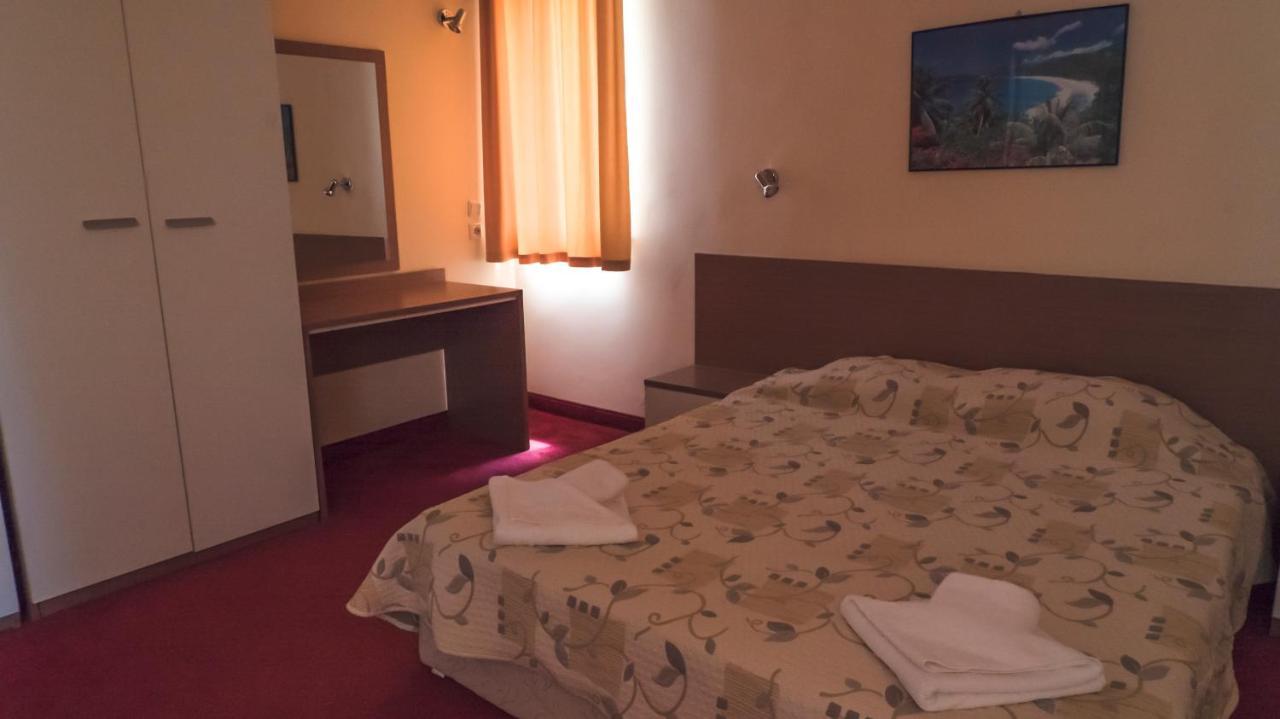 Park Hotel Persey Varna Buitenkant foto
