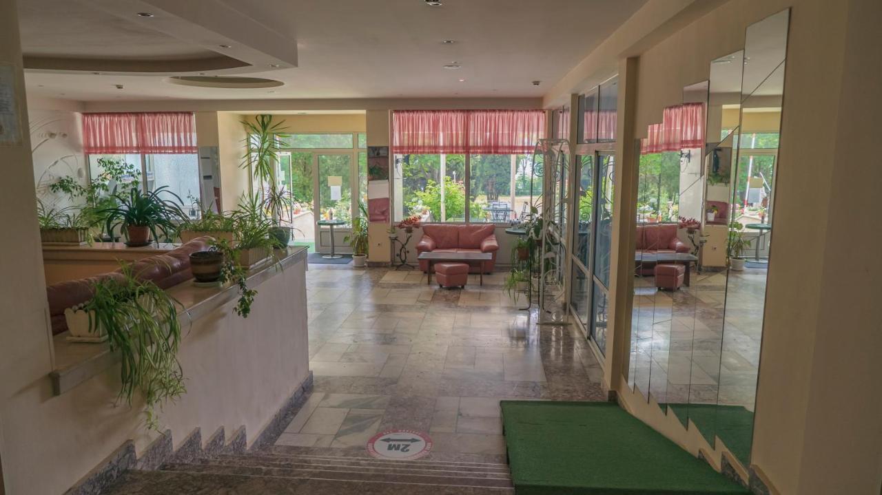 Park Hotel Persey Varna Buitenkant foto