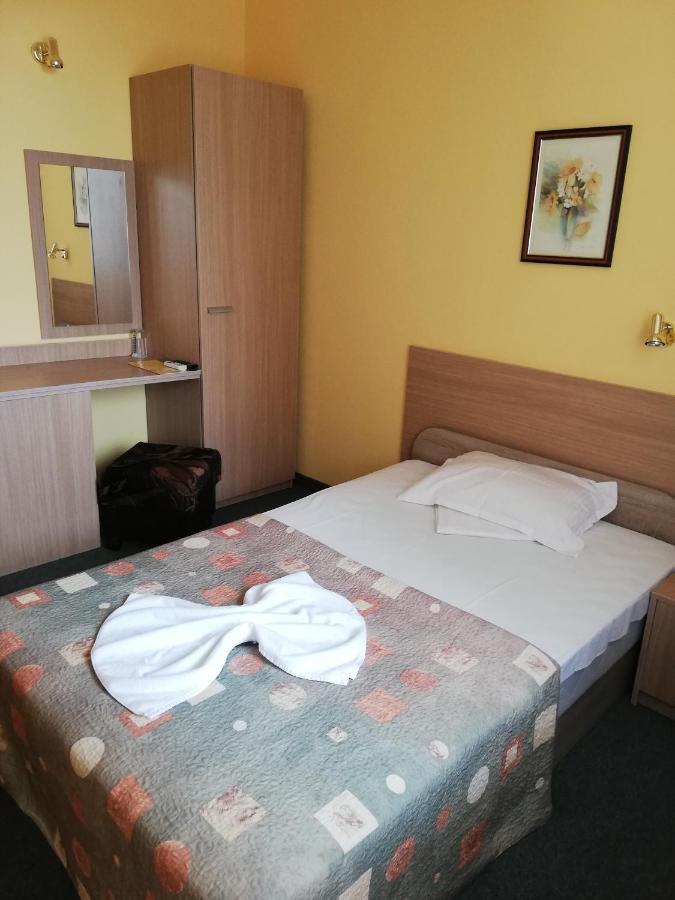Park Hotel Persey Varna Buitenkant foto